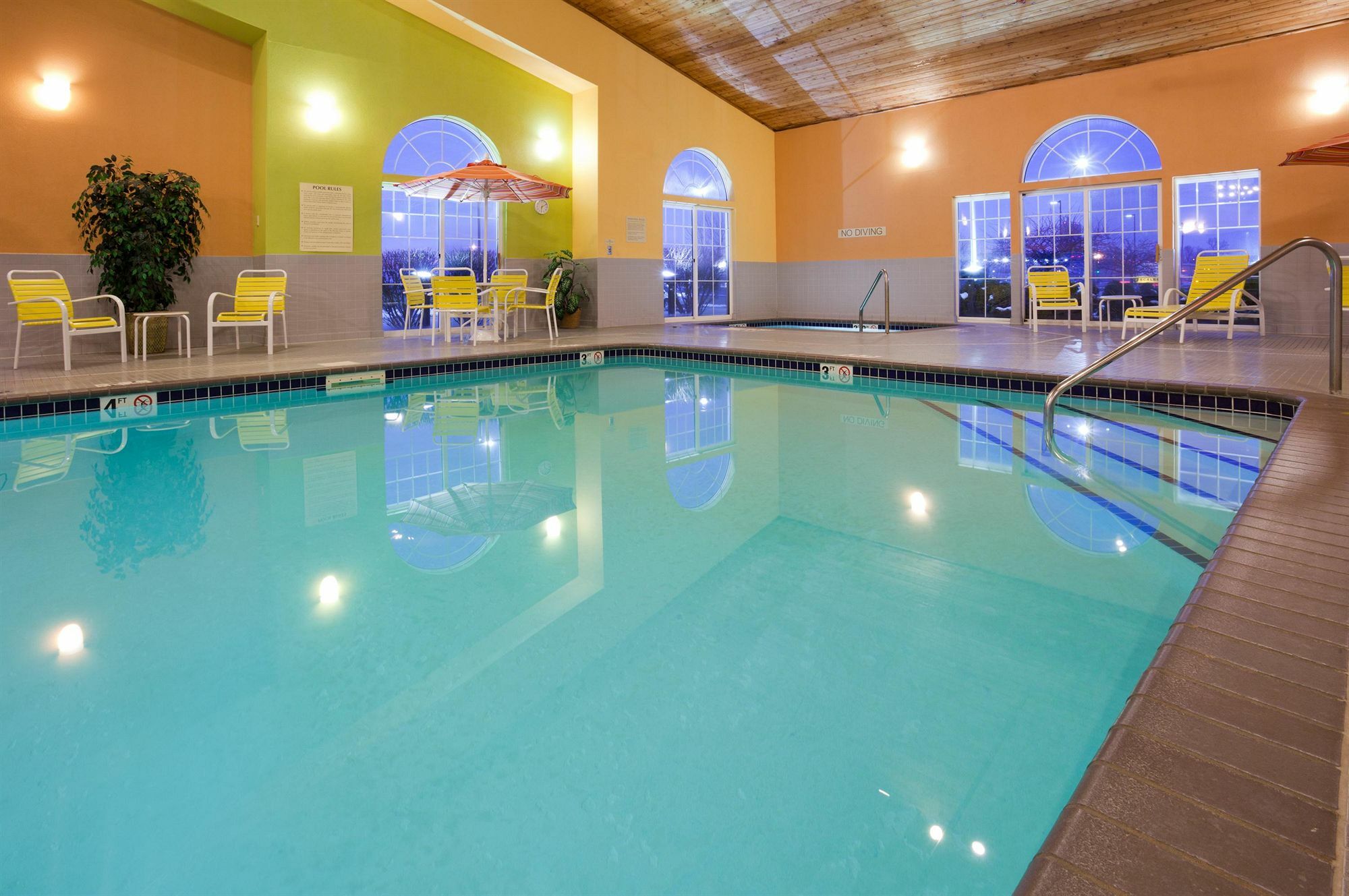 Country Inn & Suites By Radisson, Pella, Ia Buitenkant foto